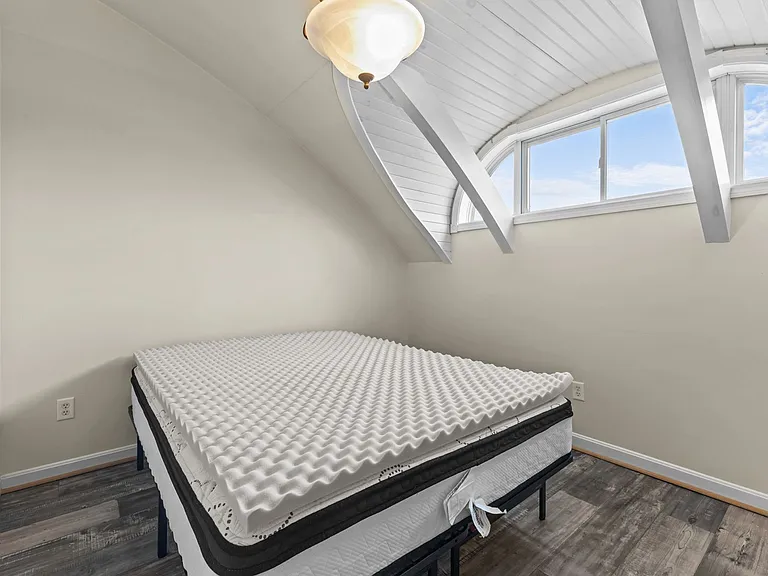 128 Grand Ave — Photo 16
