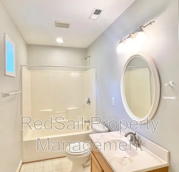 102 Thunderbird Ln — Photo 23