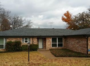 1817 Park Hill Dr, Arlington, TX 76012