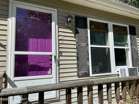 2nd image of 219 Tahoe Ln
