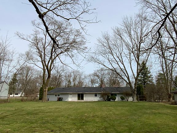 3rd image of 4725 181st St