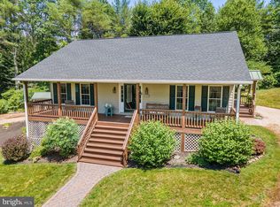 301 Old Hollow Rd, Sperryville, VA 22740