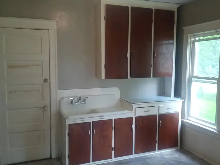 1957 Cudaback Ave #2 — Photo 6