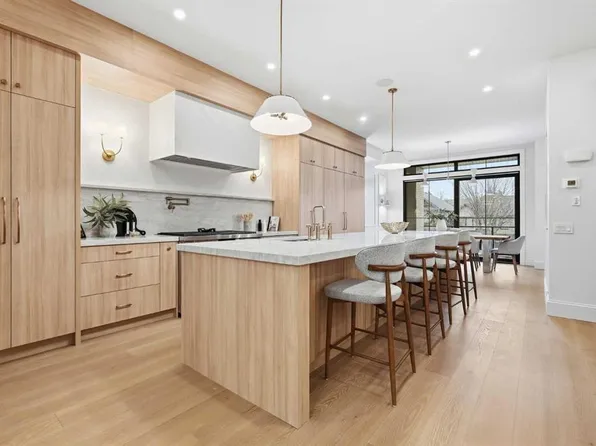 2009 N 28th Ave SW, Calgary, AB T2T 1K4