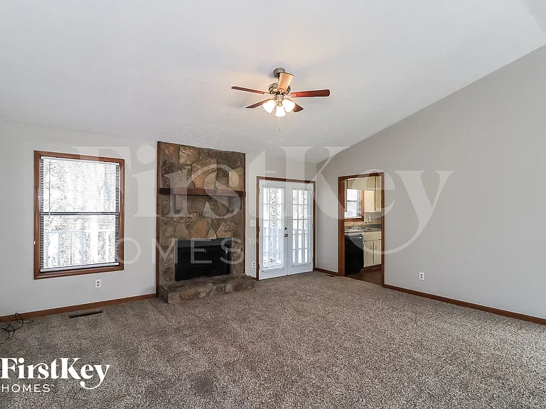 213 Park Ave — Photo 3