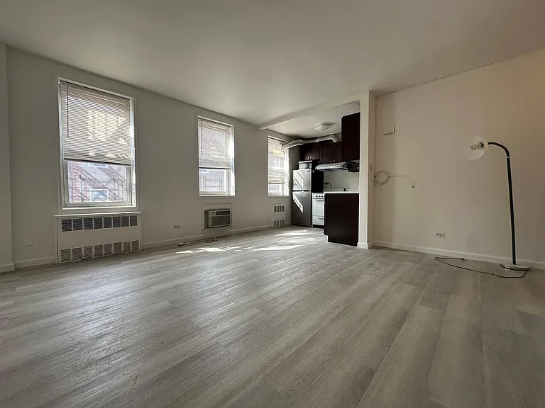 Beech Ave — Photo 3