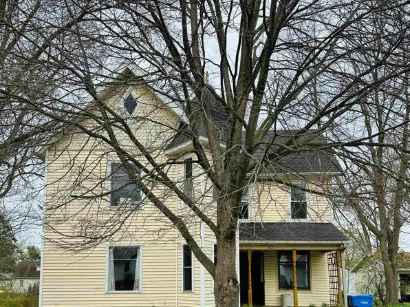 1611 Center St, Black Earth, WI 53515