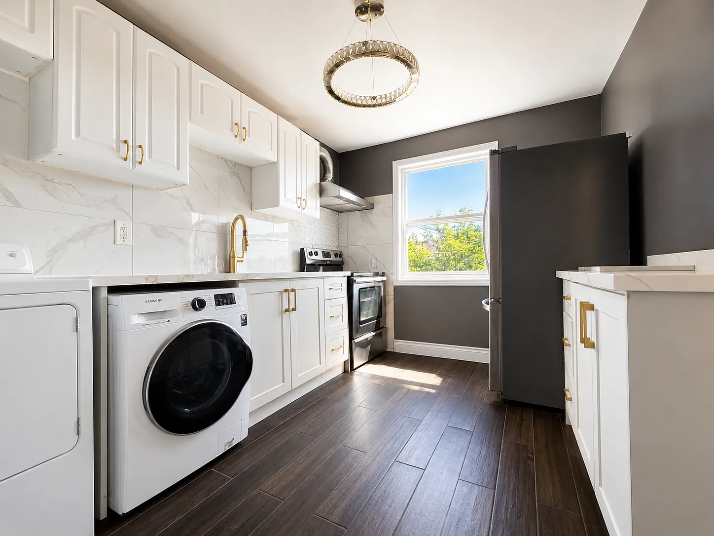 728 Weston Road Toronto Ontario M6N 3R5 — Photo 1