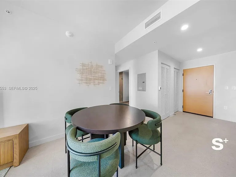 11 NE 6th St #1910 — Photo 10