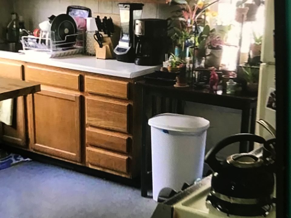 Large Eat-in Kitchen