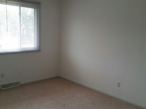 4th image of 1260 Johnston Dr #B