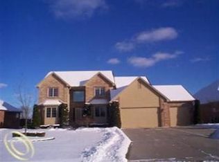 1140 S River Pointe Ln, Saint Clair, MI 48079