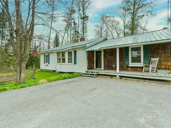 8748 S Hamilton Rd, Earlville, NY 13332