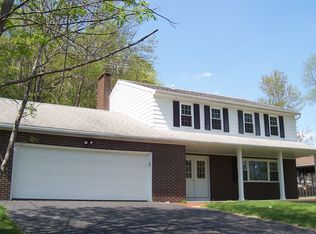 924 Sarah Ln, Endicott, NY 13760