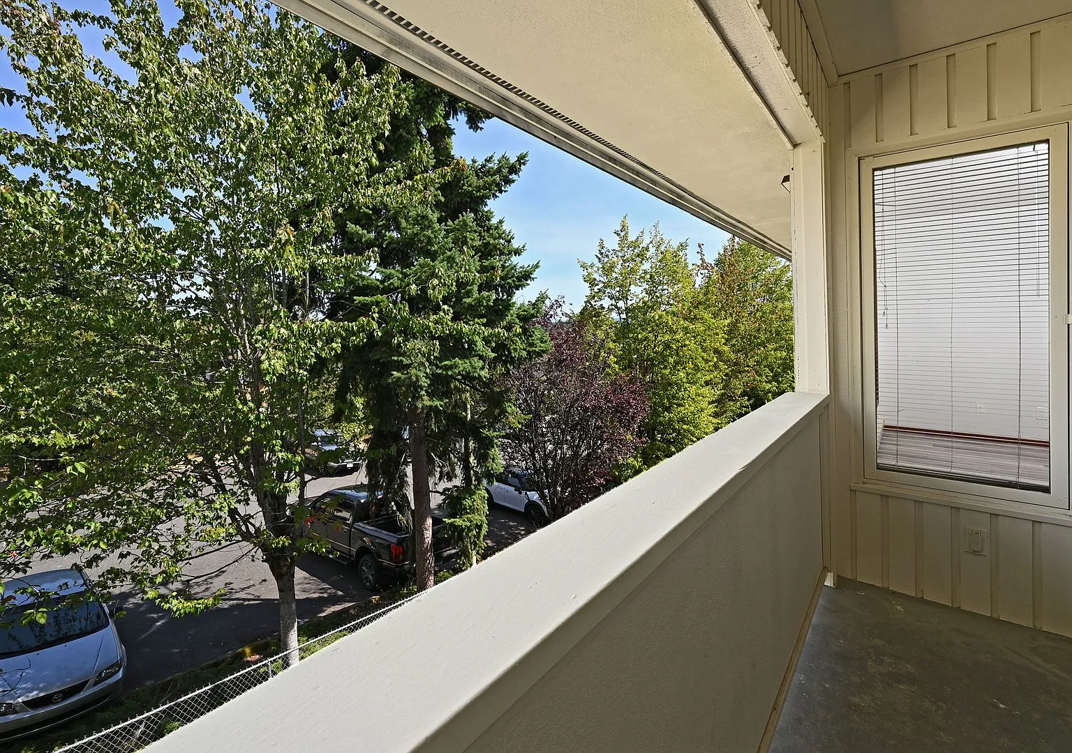 Arbutus Apartments — Photo 4