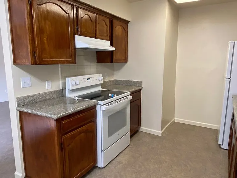 657 W Parlier Ave #126 — Photo 2