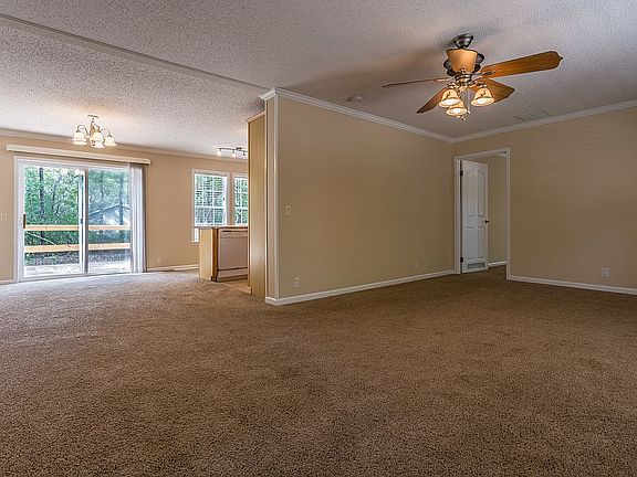 4th image of 77 Saddlewood Dr