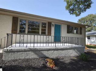 8 Parkdale Dr, Greenville, SC 29611