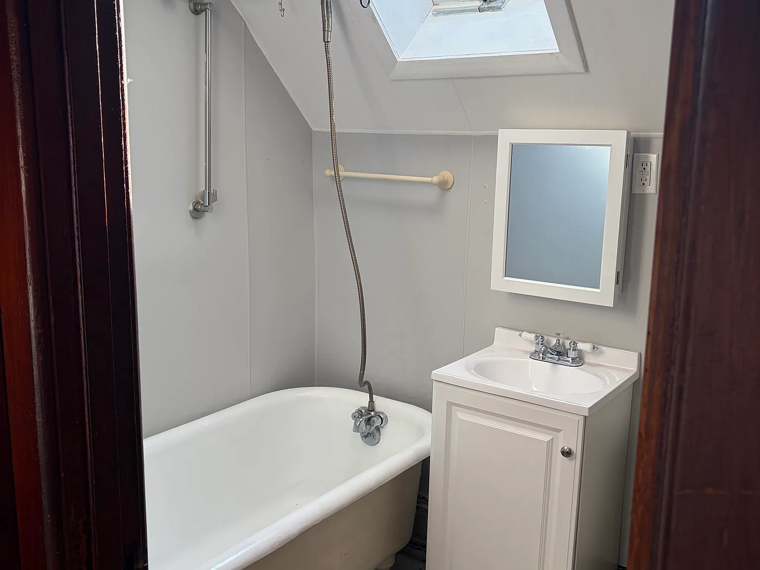 2 bed, 1050 sqft, $1,600 — Photo 1