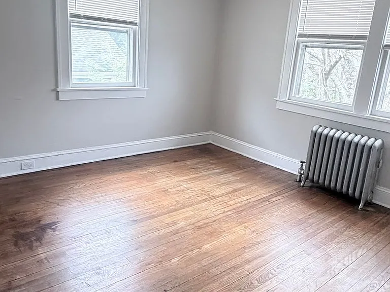 8 Salem Ave — Photo 14