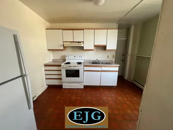 55 S Main St #2, Brattleboro, VT 05301