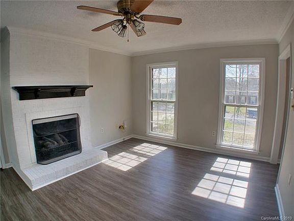 3rd image of 7319 Mossborough Ct
