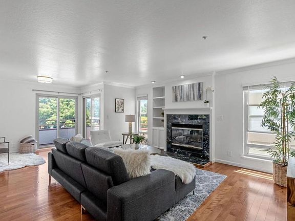 3rd image of 75 S Magnolia Ave APT 1