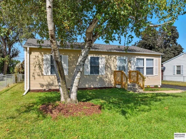 7702 S 39th Ave, Omaha, NE 68147