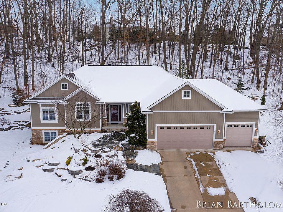 1st image of 2122 Watercrest Dr NE