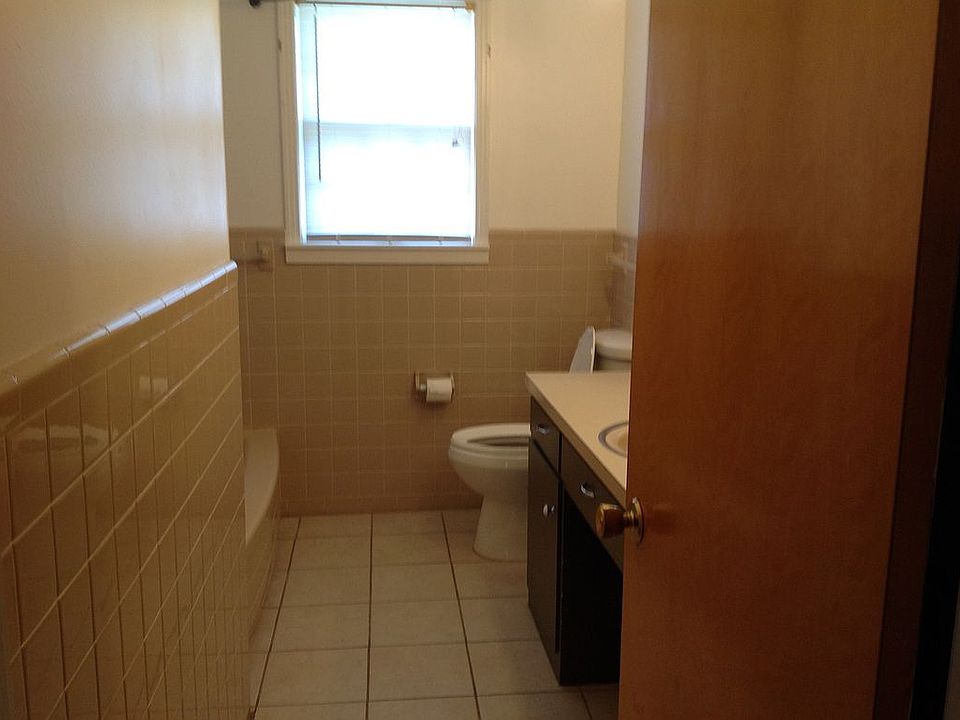 1st image of 50 West Dr