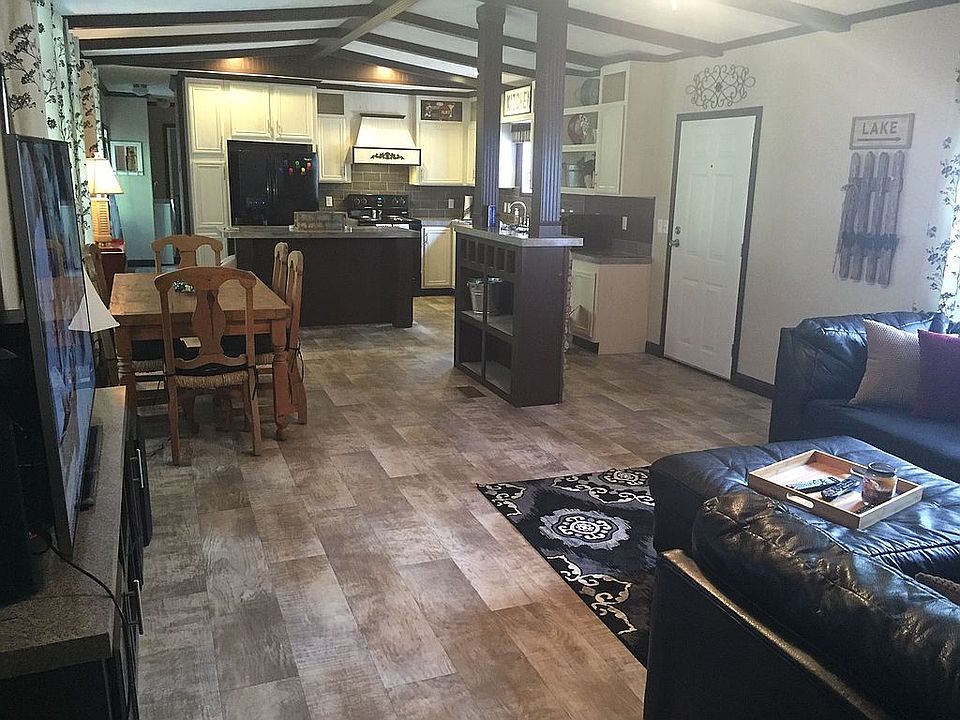 2nd image of 31320 Wildwood Dr