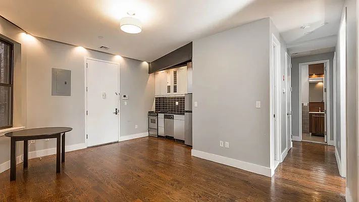 Rented by Artur Gutman, LREB | media 11