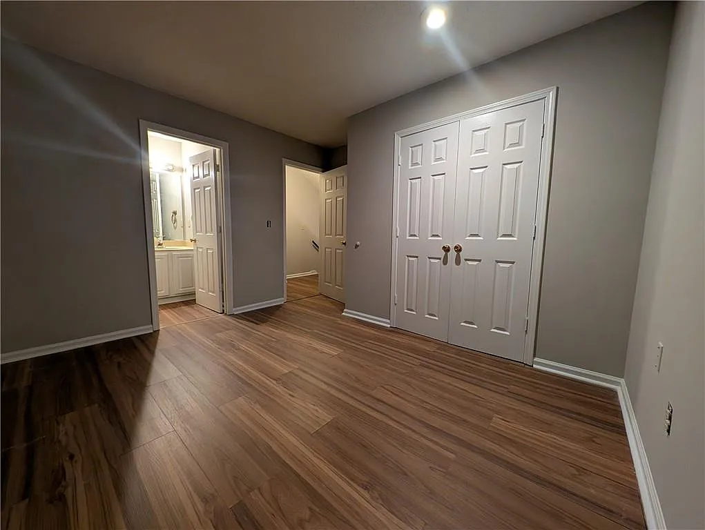 2 bed, 2.0 bath, 2990 sqft, $1,700 — Photo 4
