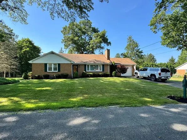 8 Pinoak Cir, Oil City, PA 16301