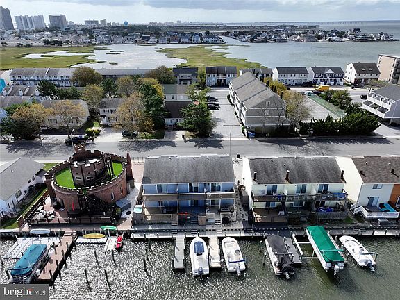 2nd image of 160 Captains Quarters Rd