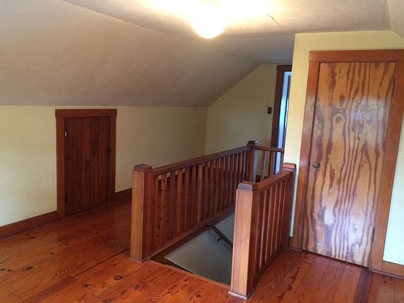 3rd image of 1239 S Summit Dr