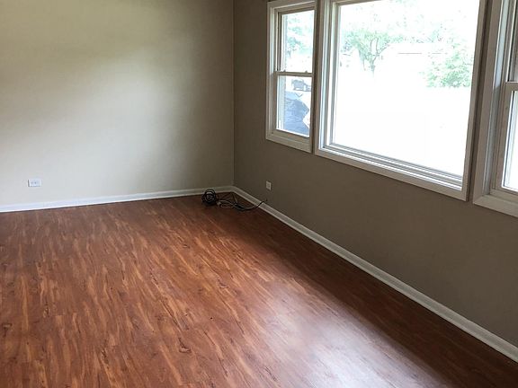 4th image of 310 N Orchard Dr