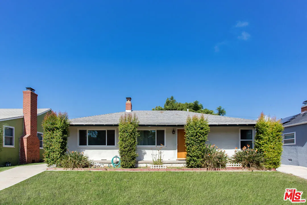 3 bed, 1.0 bath, 1226 sqft, $3,995 — Photo 1