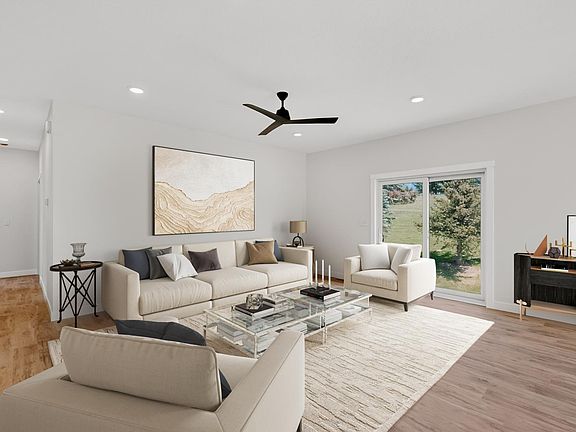 3rd image of 416 Parkside Dr SE