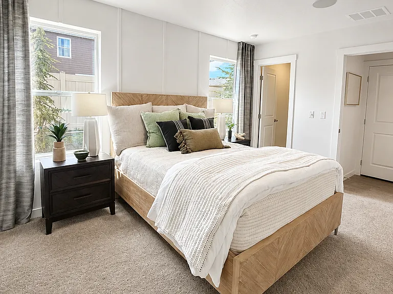 4677 W Quarterhorse Ln — Photo 16