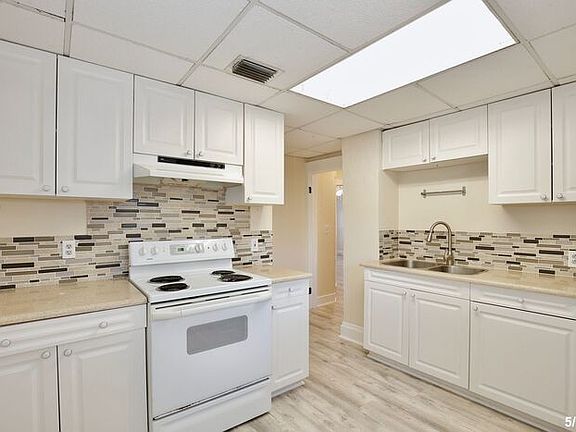 3rd image of 35 Hill Ave APT 2