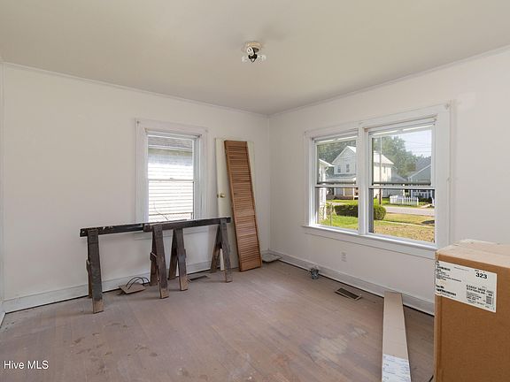 5th image of 113 E Carteret Street