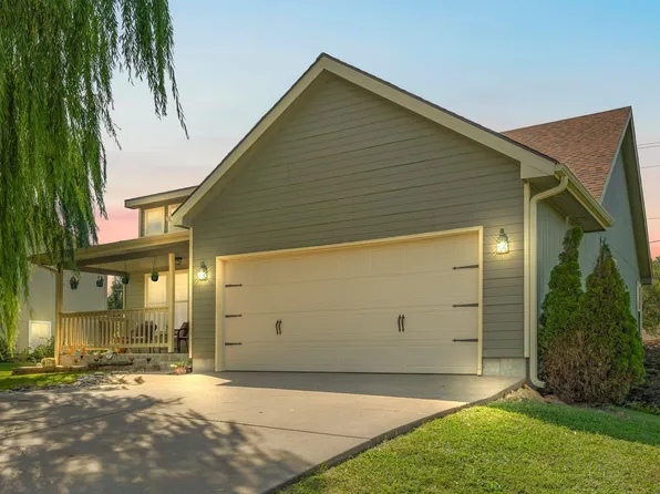 3805 SE Quincy St, Topeka, KS 66609