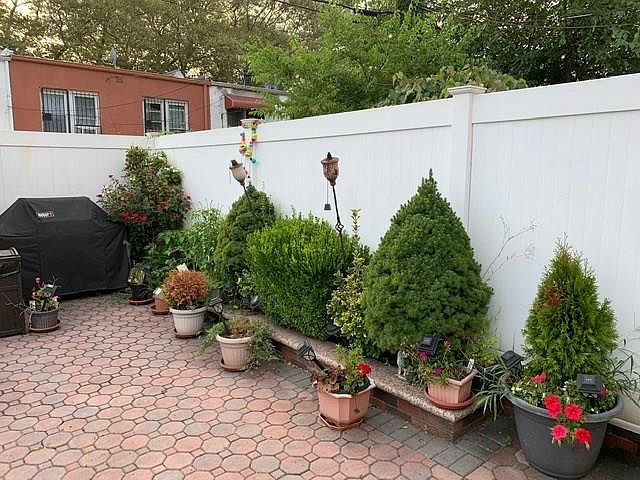 2nd image of 1056 E 52nd St
