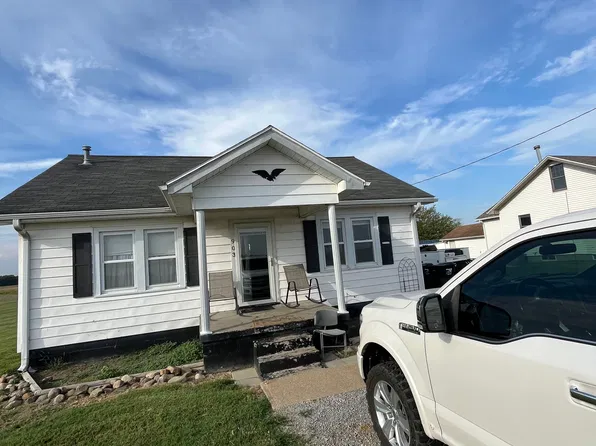 903 E Main St, Crossville, IL 62827
