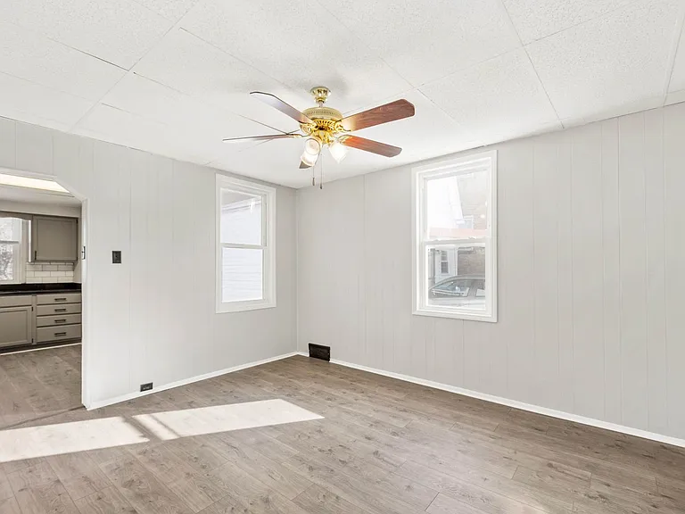 Realty Avenue Townhomes — Photo 6