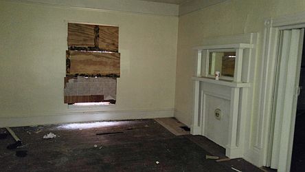5th image of 1810 Vinton St