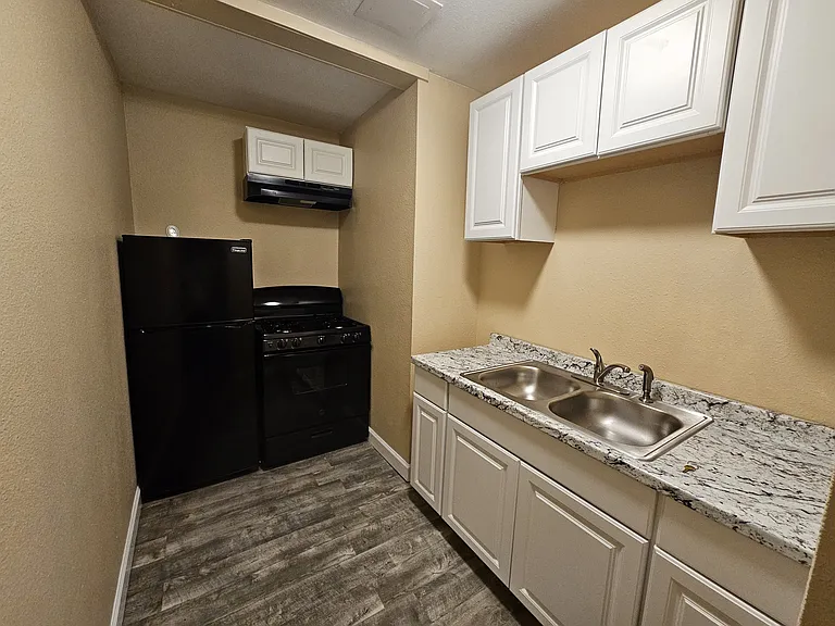 218 E Central Ave #5 — Photo 4