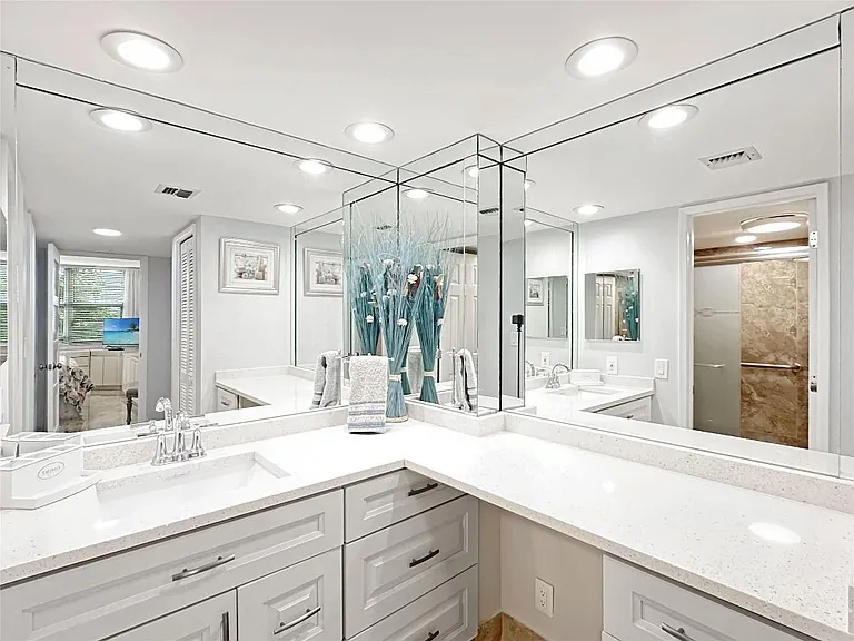 3505 Oaks Way #310 — Photo 15