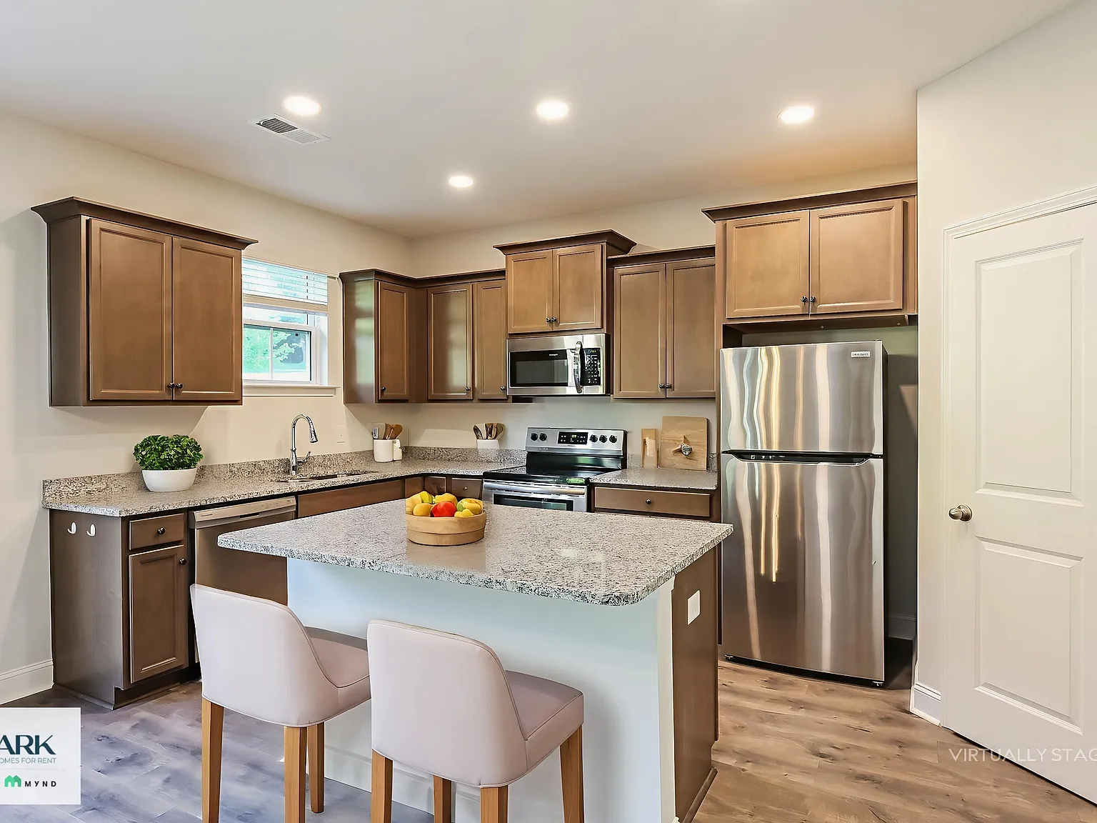 3 bed, 2.0 bath, 1927 sqft, $2,322 — Photo 4